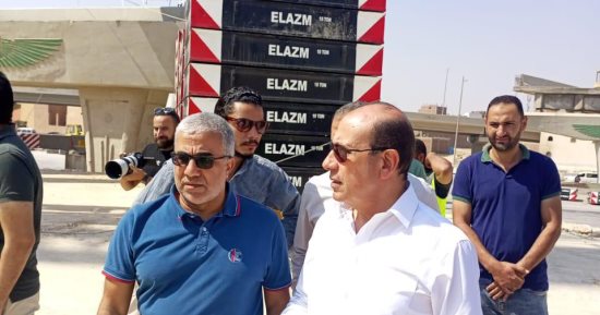 وزير الإسكان يتابع سير العمل بمحور "عمرو بن العاص" بمحافظة الجيزة
