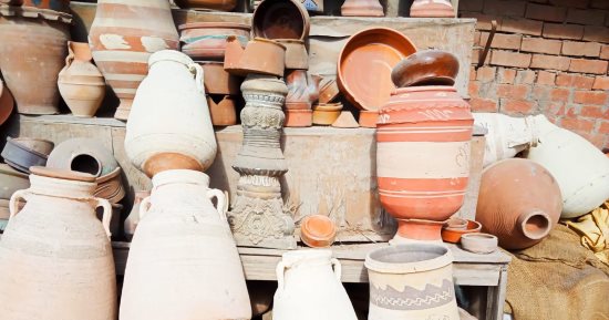 أسطوات ماحدش يقدر ينافسهم.. أشهر مناطق الحرف اليدوية فى المنيا