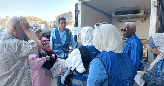إقبال على منافذ حياة كريمة لبيع اللحوم بحدائق القبة.. صور