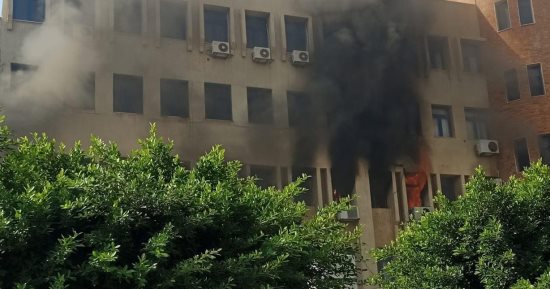 جامعة الإسكندرية: حريق كلية التمريض بسبب ماس كهربائى وخلف بعض التلفيات