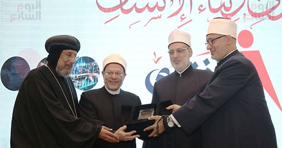 الأنبا إرميا: أفضل استثمار هو بناء الإنسان والاعتماد على الأفكار الرشيدة 