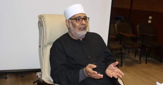 أستاذ لغويات بجامعة قناة السويس: موجات الإلحاد الحالية حرب مقصودة