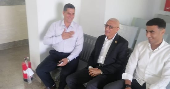 محافظ شمال سيناء يتفقد مكتب بريد الريسة بالعريش ويستمع لمطالب المواطنين
