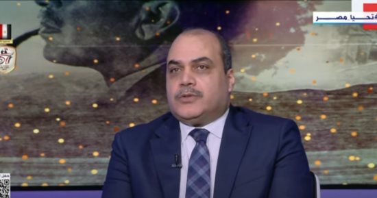 محمد الباز: تعاون الرئيس الراحل أنور السادات مع الإسلاميين خطأ كبير