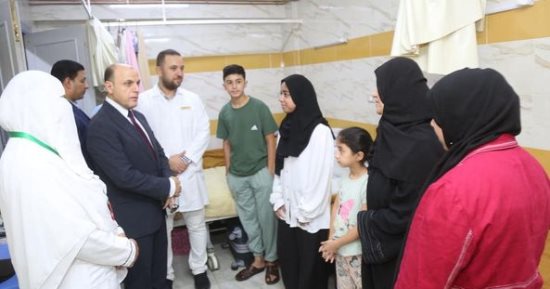 محافظ كفر الشيخ يطمئن على الأشقاء الفلسطينيين مصابي أحداث غزة بمستشفى العبور
