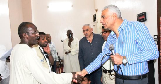 محافظ أسوان من أبوسمبل: الجولات الميدانية تفيدنا فى سرعة التدخل لوضع حلول فورية