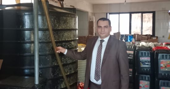 ضبط 36 طن زيوت سيارات مغشوشة داخل مخزن يعيد تعبئتها فى البدرشين