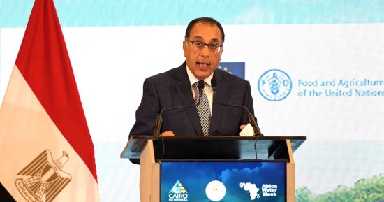 رئيس الوزراء في الجلسة الافتتاحية لأسبوع القاهرة السابع للمياه: مصر تؤمن بضرورة إعمال مبادئ القانون الدولى القائمة على تحقيق الاستخدام الأمثل للموارد المائية.. التشغيل الأحادي للسد الإثيوبى يؤدى إلى عواقب وخيمة