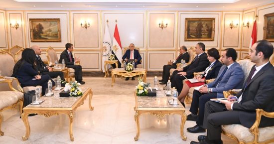 وزير الرى يلتقى مدير مكتب البنك الدولي فى مصر