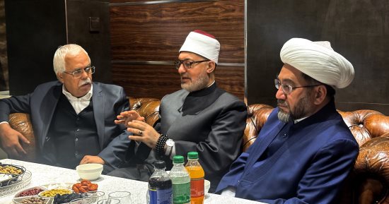 مفتي الجمهورية يصل أوزباكستان.. ويؤكد: زيارتنا تفتح آفاقًا جديدة للتعاون
