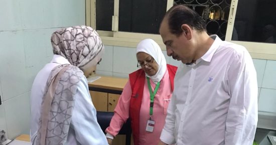 نائب وزير الصحة يتفقد مركزي صحة المعصرة وطرة ويوصي بضمان كفاءة الخدمات