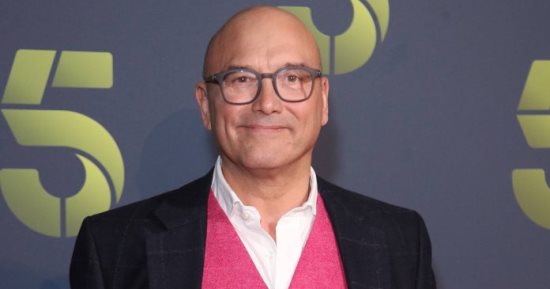 مقدم برنامج MasterChef ينفى اتهامه بالسلوك غير اللائق فى موقع التصوير