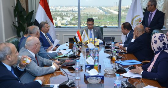 وزير التموين يلتقى أعضاء مجلسى النواب والشيوخ لبحث طلبات المواطنين