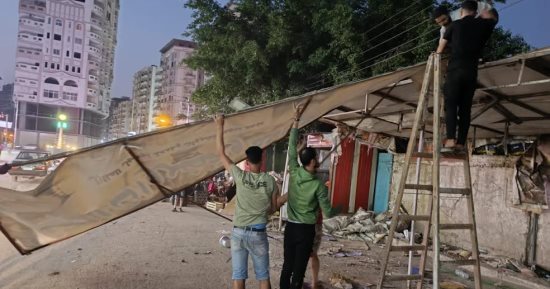 محافظ الدقهلية يلغي ترخيص ويزيل منفذ بيع خضار وفاكهة لعدم الالتزام بالتسعيرة
