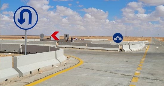 وزير الإسكان: تشغيل 100كم من مشروع ازدواج طريق سيوة / مطروح 