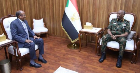 البرهان يتسلم رسالة خطية من رئيس جيبوتي لبحث عودة السودان لـ"إيجاد"