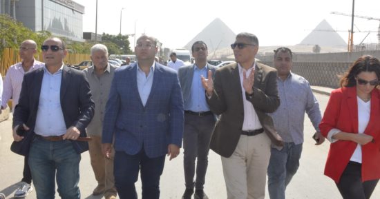 محافظ الجيزة يتفقد مشروعات التطوير بمحيط المتحف المصرى الكبير.. صور