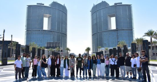 طلاب كلية الهندسة بالجامعة الألمانية يزورون مدينة العلمين الجديدة