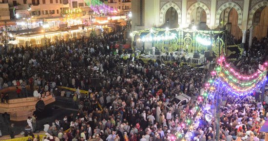 ياسين التهامى يبدع فى ليلة استثنائية بالإنشاد فى ختام مولد السيد البدوى.. فيديو