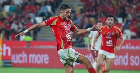 فحص طبي يحدد موقف طاهر من دخول قائمة الأهلي في قمة الدوري أمام الزمالك 