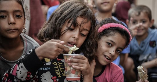 في مرمى نيران الحروب.. "أنقذوا الأطفال": 3630 من عمال الإغاثة ضحايا الصراعات خلال 5 سنوات.. الأراضي المحتلة تتصدر استهداف العاملين الإنسانيين من قوات الاحتلال.. ومطالب بتحرك دولي عاجل لحمايتهم