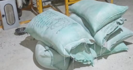 ضبط 688 بطاقة تموينية وتحرير 495 محضرا فى حملات على المخابز والأسواق بأسيوط