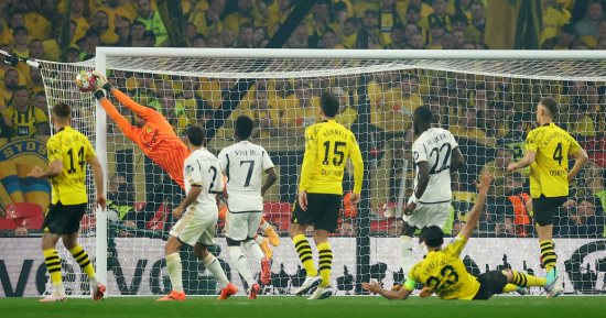 يوم كروى ساخن جدا فى دوري أبطال أوروبا.. ريال مدريد يستضيف دورتموند فى مواجهة نارية.. الملكي يستهدف تأكيد تفوقه أمام أسود الفيستيفال.. أرسنال يواجه شاختار وشتوتجارت مع يوفنتوس.. وباريس سان جيرمان ضد أيندهوفن