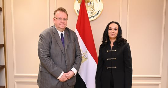 وزيرة التضامن تبحث مع منظمة العمل الدولية التوسع فى برامج الحماية الاجتماعية