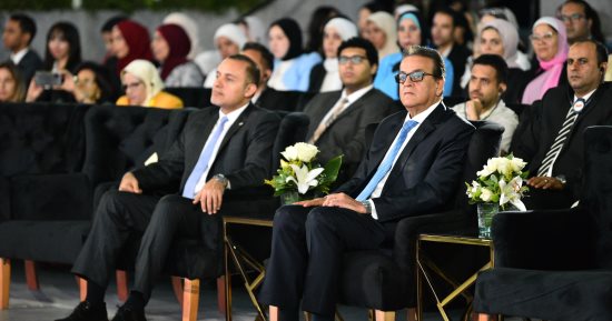 وزير الصحة يشهد جلسة التعليم ركيزة أساسية لتحقيق التنمية البشرية المستدامة (صور)