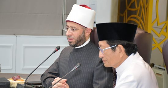 وزير الأوقاف يزور الوزير الإندونيسى الجديد للشئون الدينية فى مكتبه مهنئًا له بمنصبه 