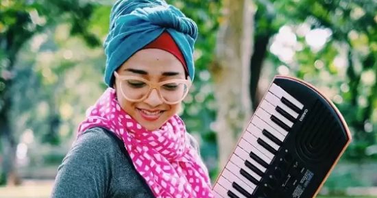 طرحة الباشمينا أحدث تريندات الحجاب على فيس بوك.. 7 طرق مختلفة لارتدائها