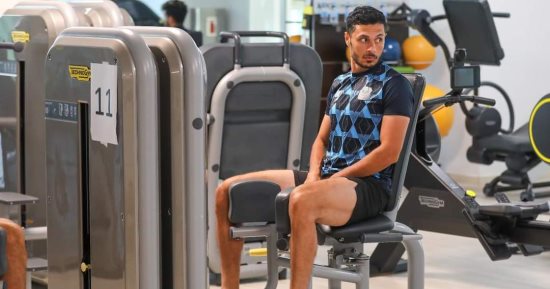 المصري يستعيد خدمات محمد هاشم أمام البنك الأهلي بعد انتهاء الإيقاف