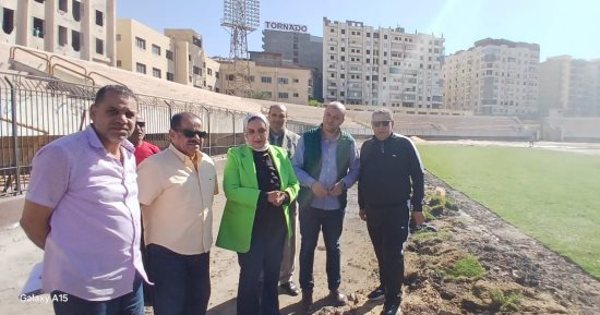 زراعة النجيل الطبيعي بالملعب الرئيسي باستاد المنصورة الرياضي بحضور وكيل وزارة الشباب