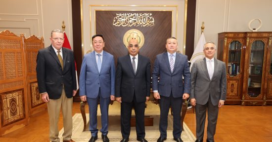 وزير العدل يستقبل سفير جمهورية كازاخستان بالقاهرة