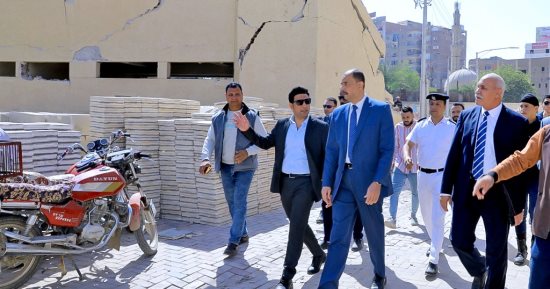 محافظ سوهاج يتفقد أعمال إزالة سينما أوبرا تمهيدا لإنشاء مشروع خدمى