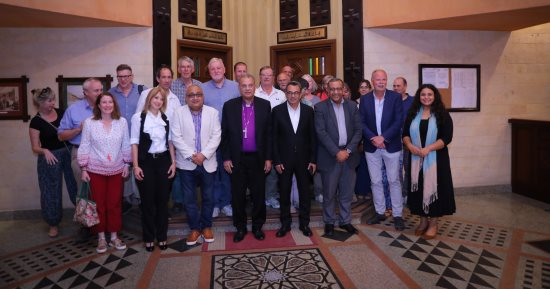 رئيس الطائفة الإنجيلية يلتقي وفدا من المملكة المتحدة بكلية اللاهوت بالعباسية
