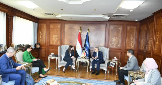 أسامة ربيع: قناة السويس استحدثت خدمات جديدة ضمن التحول لمركز إقليمى
