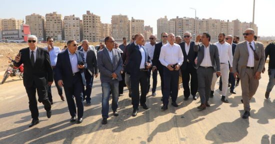 محافظ القاهرة يوجه بمنع الانتظار الخاطئ ورفع كفاءة الميادين