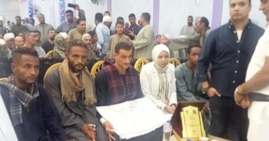 "القودة" تنهى خصومة ثأرية بين عائلتين بقرية الكوم الأحمر فى قنا.. صور