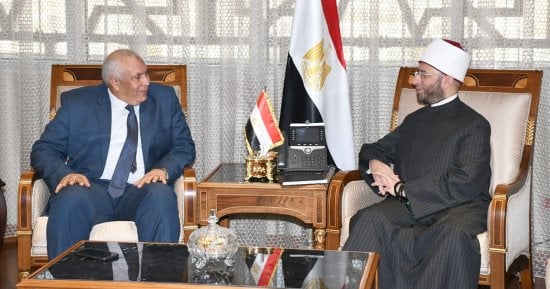 وزير الأوقاف يبحث مع محافظ الوادى الجديد التعاون المشترك فى الدعوة 