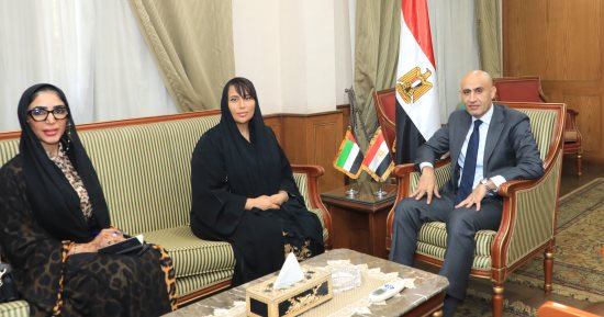 وزير التعليم يناقش تعزيز مشاركة الإمارات فى مشروعات إنشاء مدارس جديدة