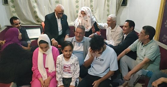 محافظ شمال سيناء يزور المجاهدة فرحانة ويشيد ببطولتها.. صور