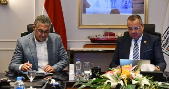 محافظ جنوب سيناء يبحث مع رئيس هيئة الاستثمار الفرص الاستثمارية بالمحافظة