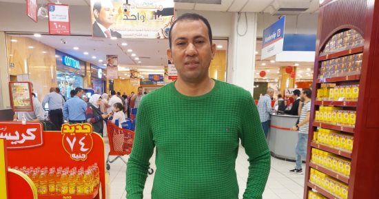 إقبال كبير على شوادر مبادرة كلنا واحد على مستوى الجمهورية.. المواطنون لـ"اليوم السابع": شكرا للرئيس لتخفيف الأعباء عن كاهلنا.. ويؤكدون: السلع بجودة مرتفعة وأسعار مخفضة.. نسب التخفيض تصل إلى 50 %.. صور