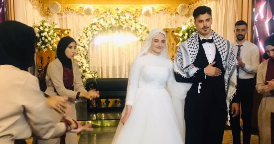 بالدبكة والشال الفلسطيني.. حفل زفاف عصام وسلمى بأحد فنادق القاهرة