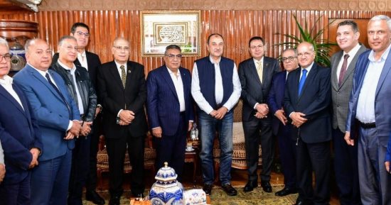 وزير قطاع الأعمال العام يزور شركة الدلتا للأسمدة بطلخا ويلتقي محافظ الدقهلية والنواب 