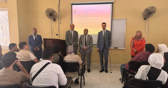 رئيس جامعة دمنهور يتفقد سير العملية التعليمية بقطاع النوبارية ويلتقي الطلاب