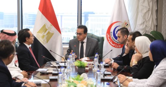 نائب رئيس الوزراء يستقبل رئيس شركة كندية كبرى لتعزيز الشراكة الصحية