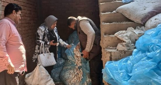 ضبط مصنع لتعبئة المعسل غير مرخص يستخدم مواد غير صالحة بالجيزة