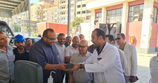 رئيس مياه سوهاج يتفقد محطتى غرب والعيساوية ويطالب برفع عينات للتأكد من مطابقتها للمواصفات